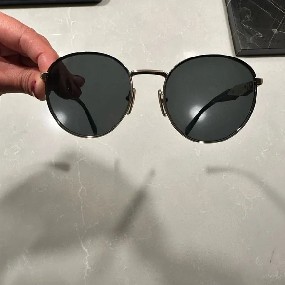Prada sunglasses, current on Prada website - Picture 2 of 4